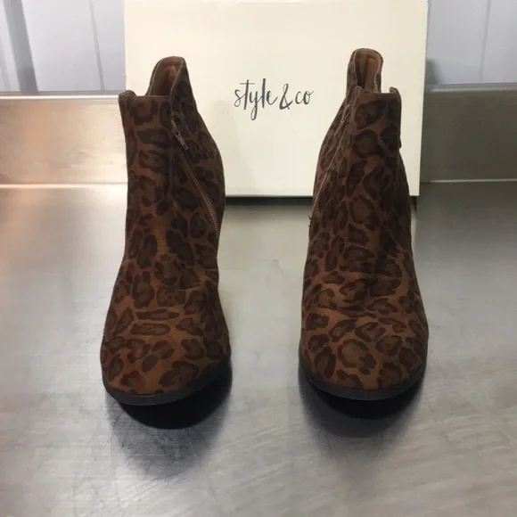 New NB Woman’s Style & Co. Brown Leopard Print Ankle Boots - Picture 2 of 5